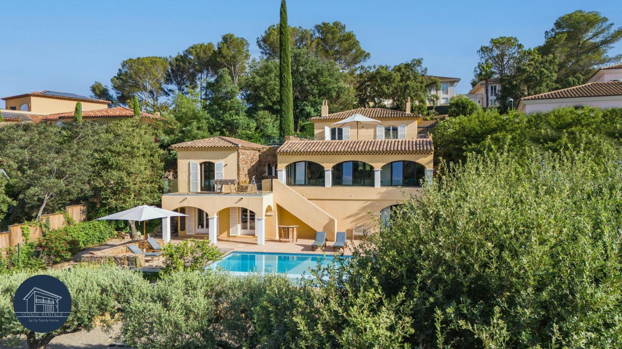 Villa Familiale Avec Vue Imprenable Saint-Raphaël エクステリア 写真